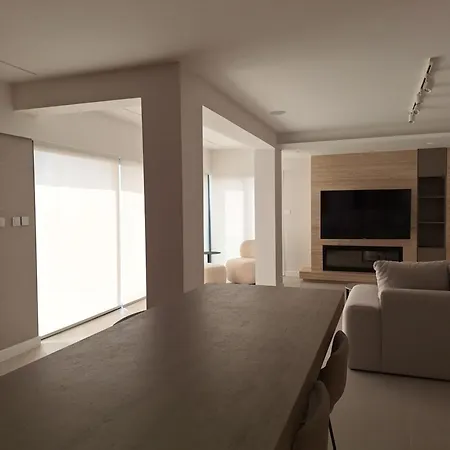 Apartment Deluxe Seafront - 2 Bed *