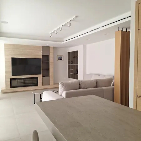 Apartment Deluxe Seafront - 2 Bed Limassol