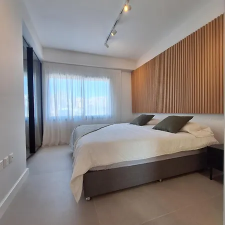 Apartment Deluxe Seafront - 2 Bed Limassol