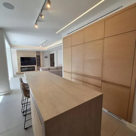 Apartment Deluxe Seafront - 2 Bed Limassol