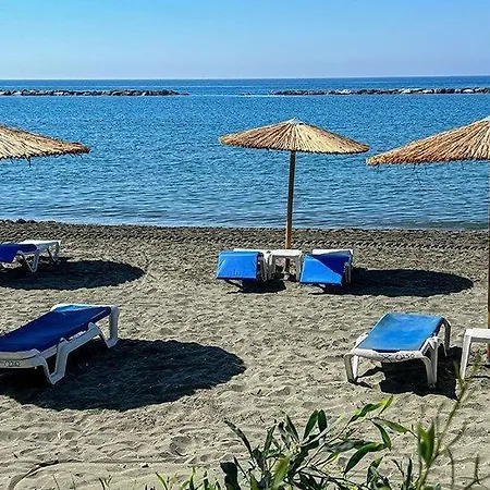 Apartment Deluxe Seafront - 2 Bed Limassol