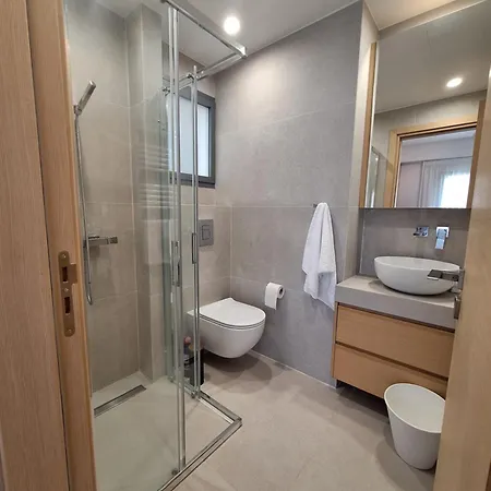 Deluxe Seafront - 2 Bed Limassol