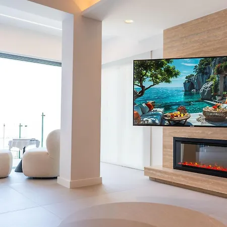 Apartment Deluxe Seafront - 2 Bed